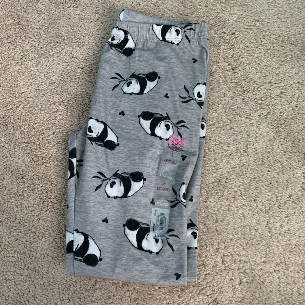 REPOST- Panda Leggings